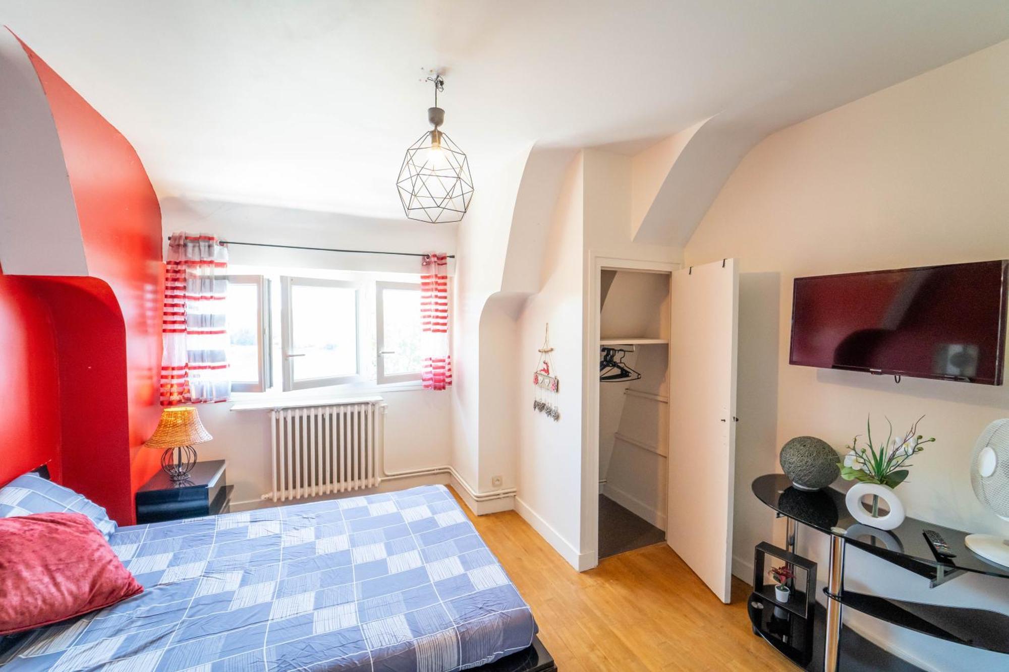 Appart 4 Chambres Parking Voitures Velos 10Min Blois Kültér fotó