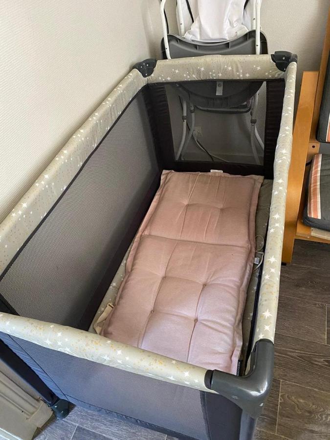 Appart 4 Chambres Parking Voitures Velos 10Min Blois Kültér fotó