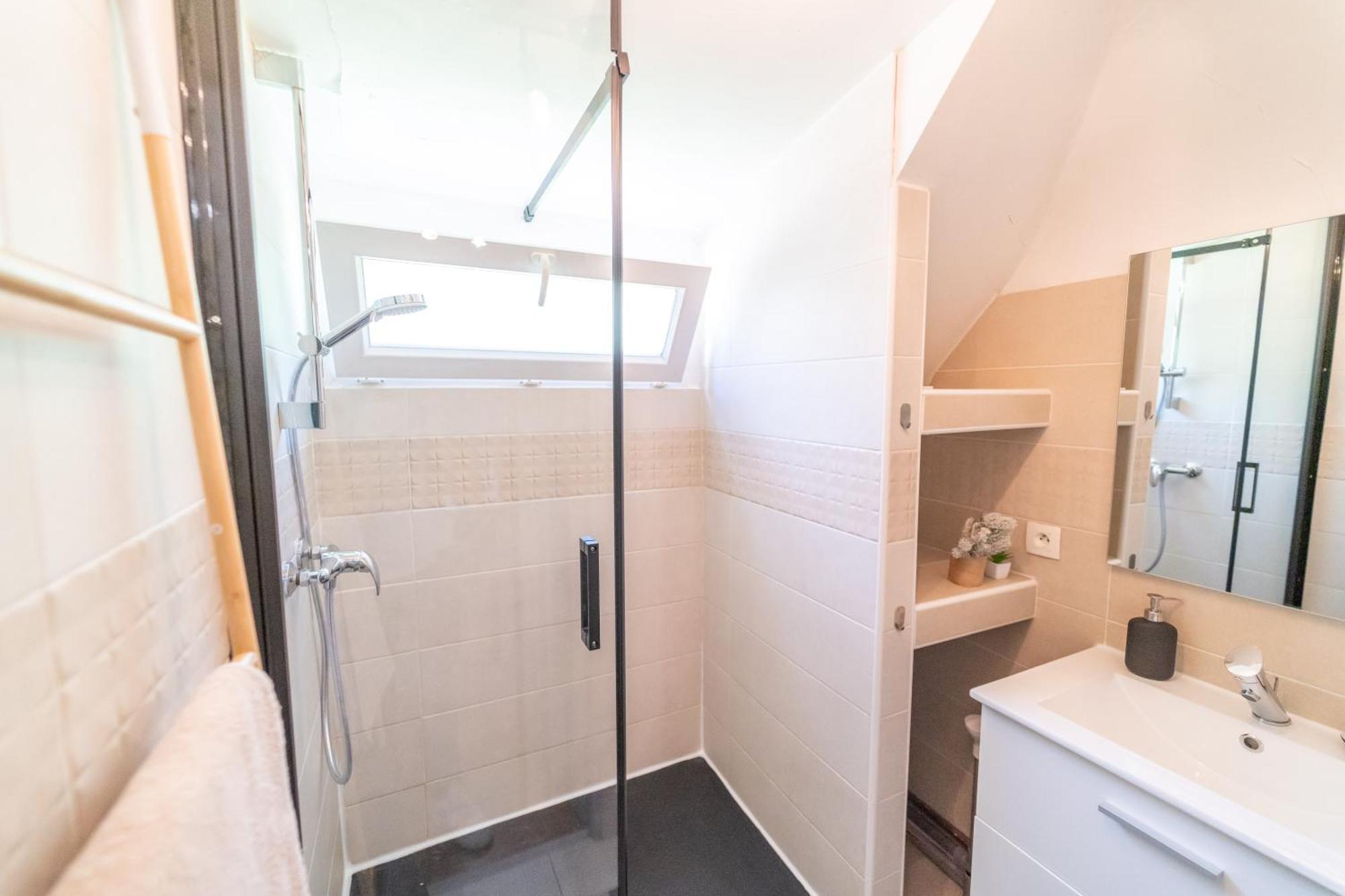 Appart 4 Chambres Parking Voitures Velos 10Min Blois Kültér fotó